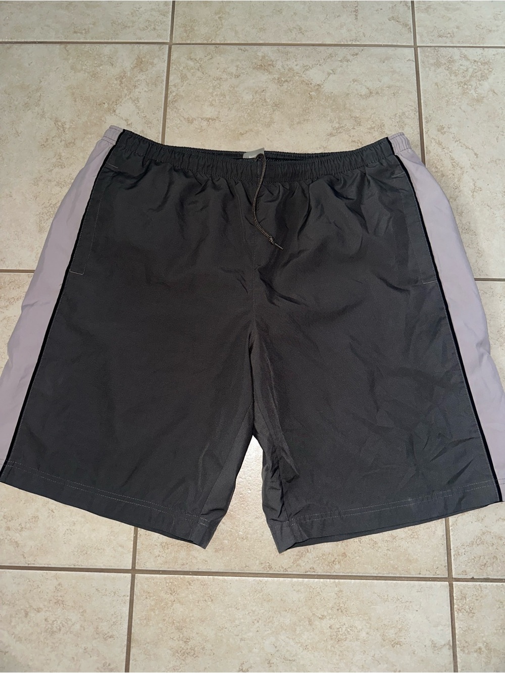 Nike Men’s XL Colorblock Athletic Shorts